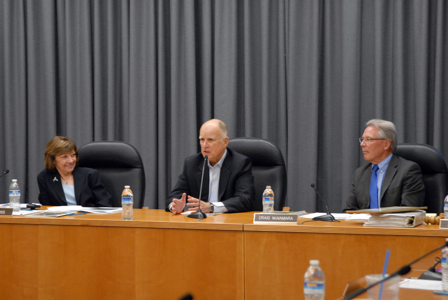 Governor Brown speaks at the California State Board of Food and Agriculture meeting at CDFA headquarters, as board president Craig McNamara and CDFA secretary Karen Ross look on.